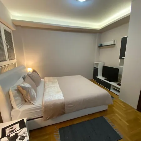 Sm Apartment *
